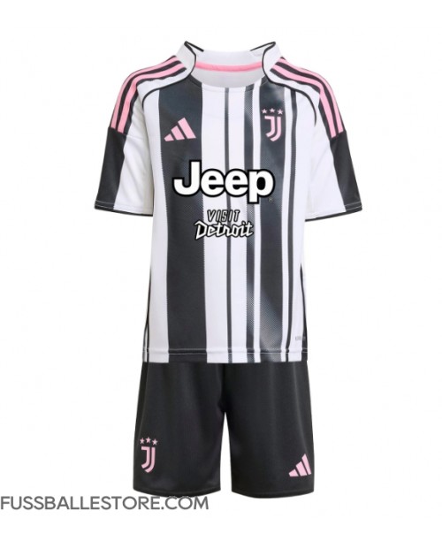 Günstige Juventus Federico Gatti #4 Heimtrikotsatz Kinder 2025-26 Kurzarm (+ Kurze Hosen) Günstige Juventus Federico Gatti #4 Heimtrikotsatz Kinder 2025-26 Kurzarm (+ Kurze Hosen)